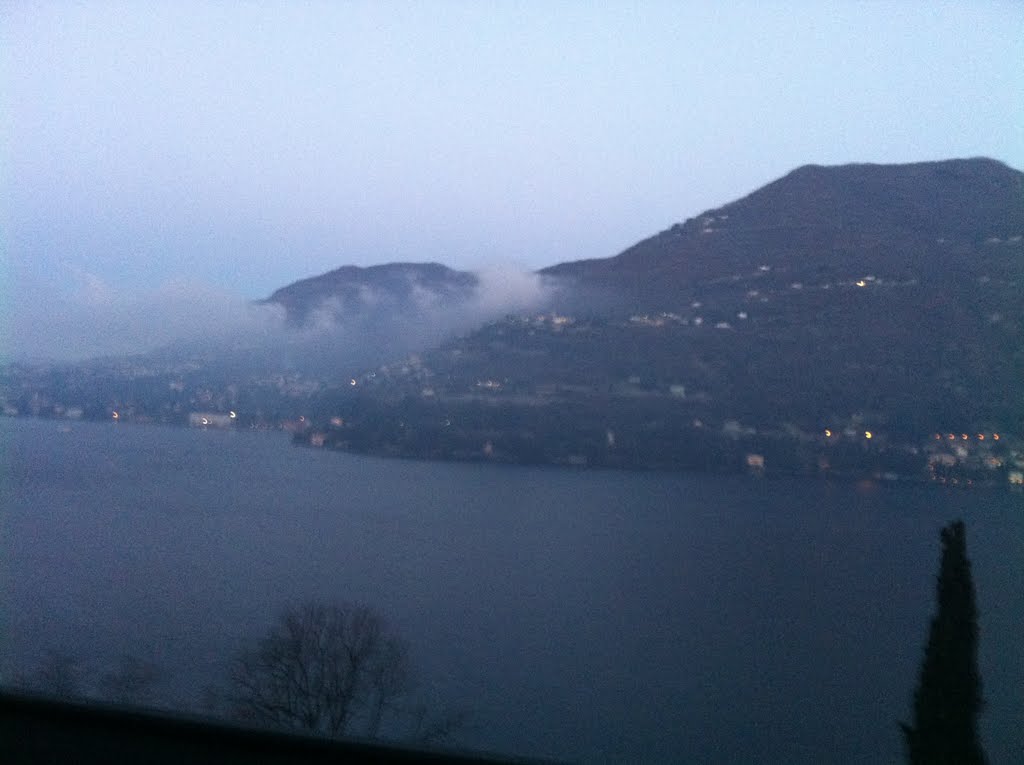 Lake Como early in the morning by giancarlosavio