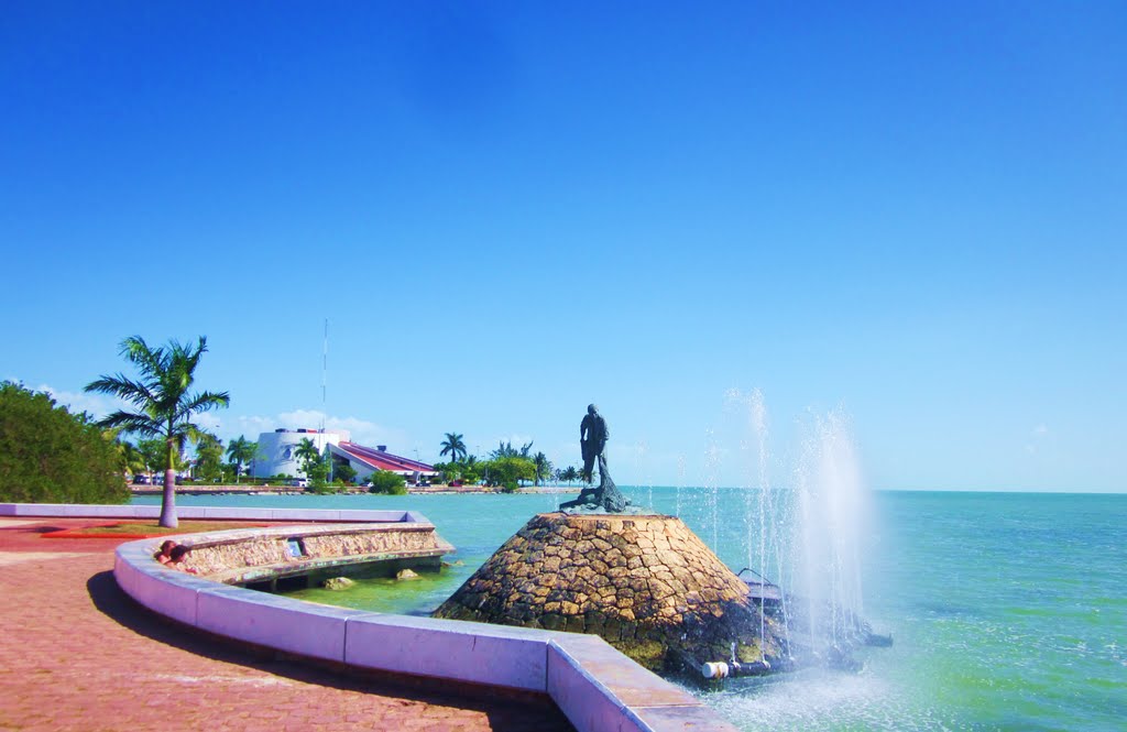 Monumento al pescador, Chetumal. by holachetumal