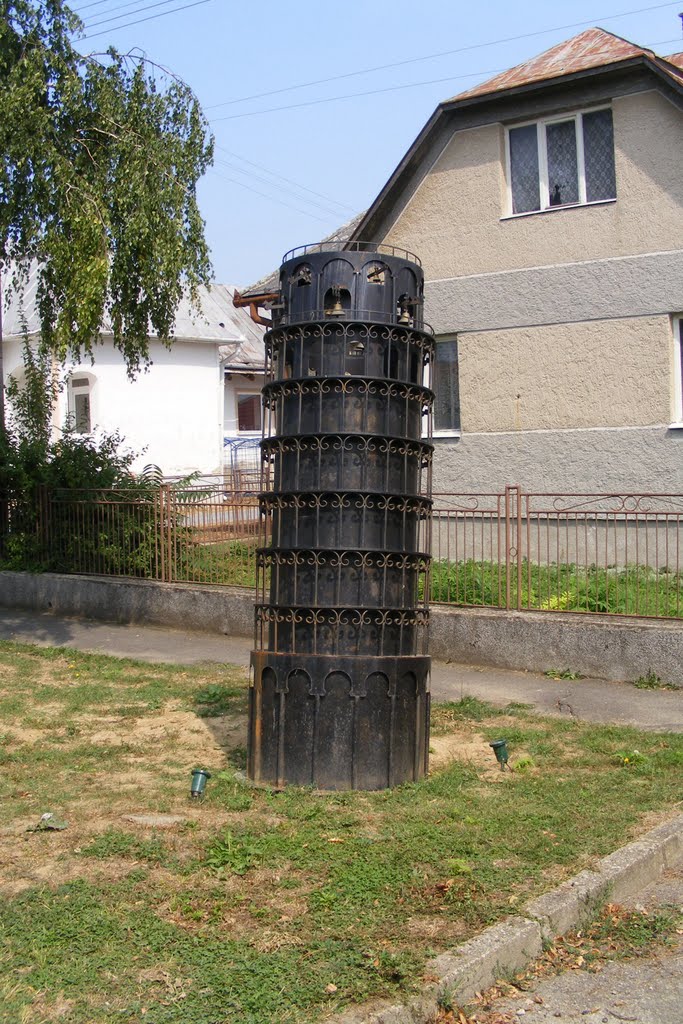 Copy of the Leaning Tower of Pisa by Jan Gallo