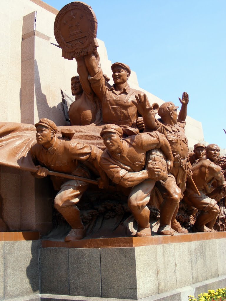 Mao Zedong Statue in Shenyang, China by Derek Harkness