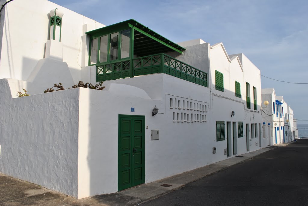 Une rue d'Arrieta, Lanzarote by foggie