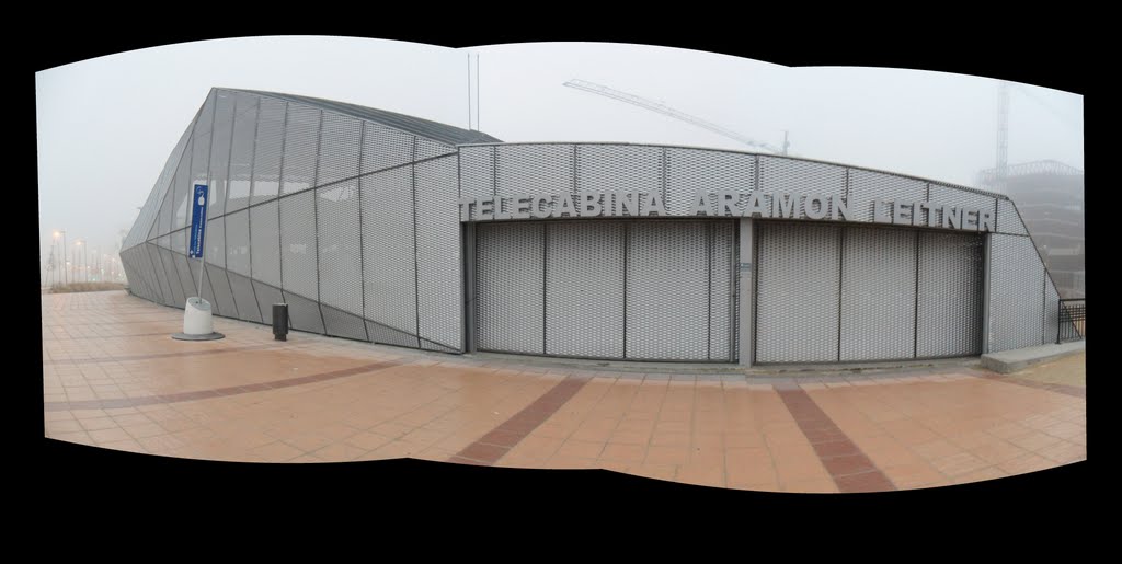 TELECABINA DE ZARAGOZA by Francisco Machín