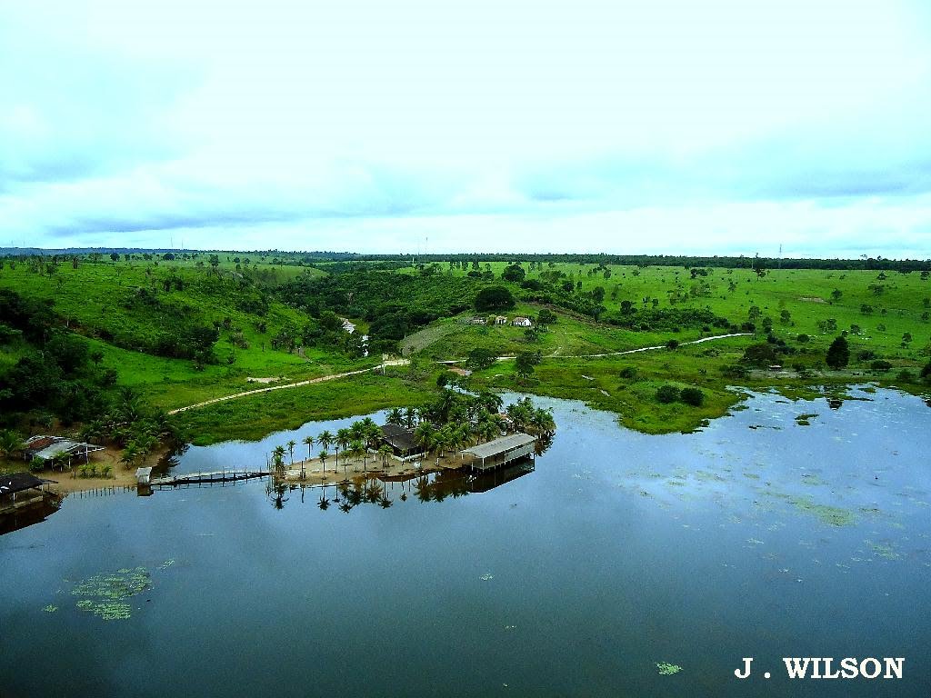 ILHA COCO VERDE NO RIO CAJUAPARA EM PEQUIÁ AÇAILANDIA - MA BRASIL by J.WILSON