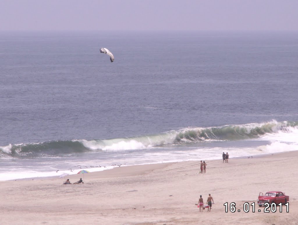 Cometa - Playa Reves by de jaxsun