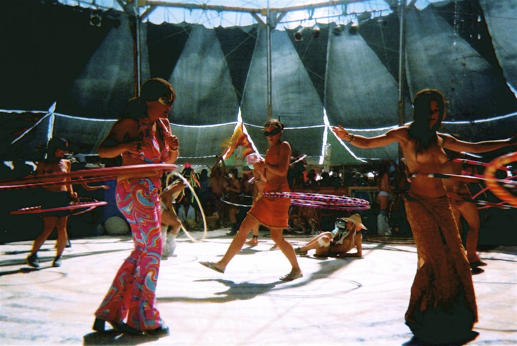 Center Camp Hula Hoopers 2004 by moontroll