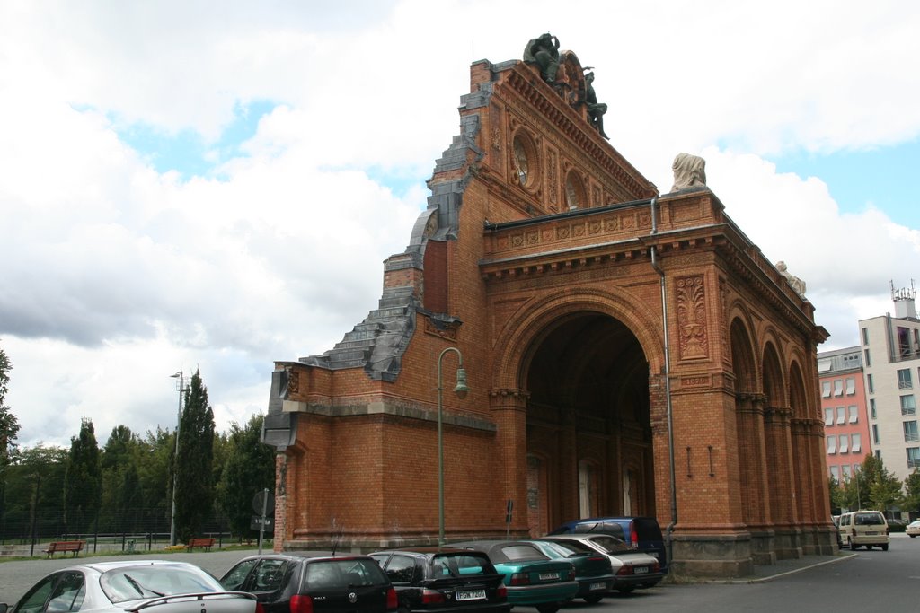 Anhalter Bahnhof Ruinparkplatz; Askanischer Platz, Stresemannstrasse; Kreuzberg by Carl030nl