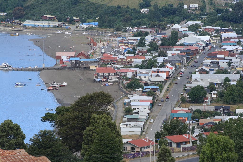 Achao, desde el mirador. by Octavio Aldea