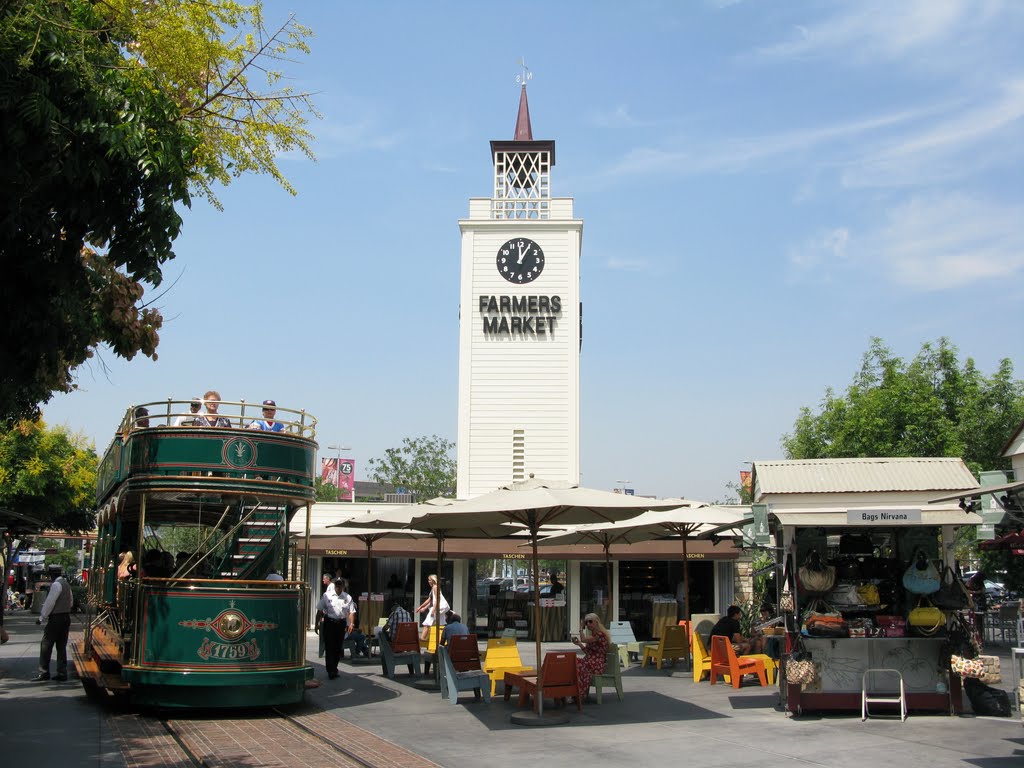 Trolley & Clock Tower by pisano808