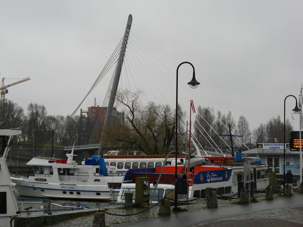 Hafen, nach Saisonende by e.m.r.