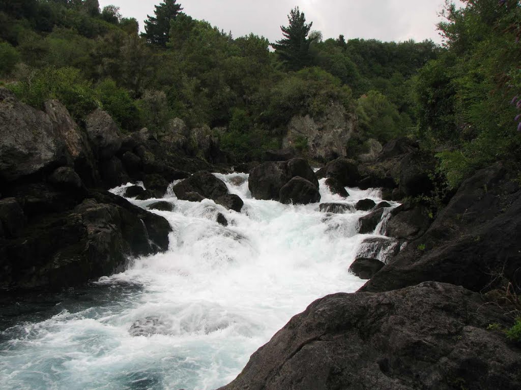 Final rapids at low water by NZ Frenzy Guidebook …