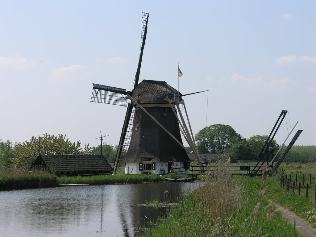 Baambrugge Nederland - Hoog- en Groenland by Frans van Unen