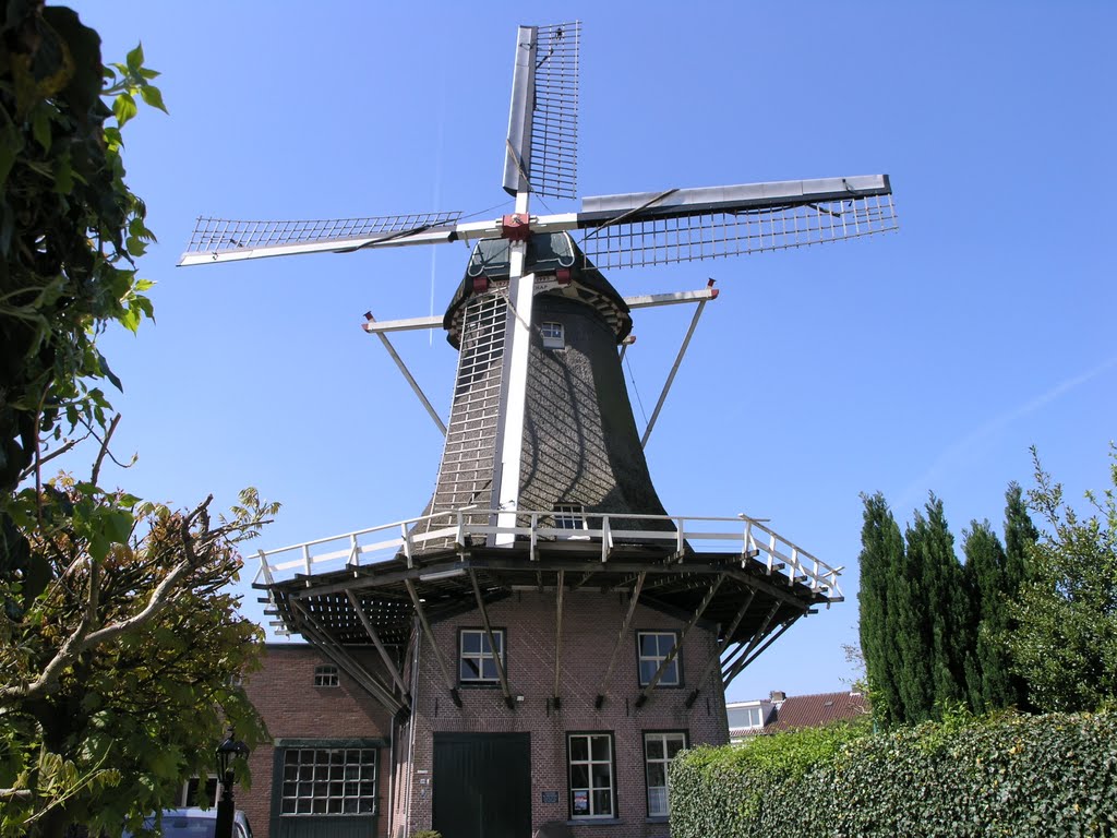 Veenendaal Nederland - De Vriendschap by Frans van Unen