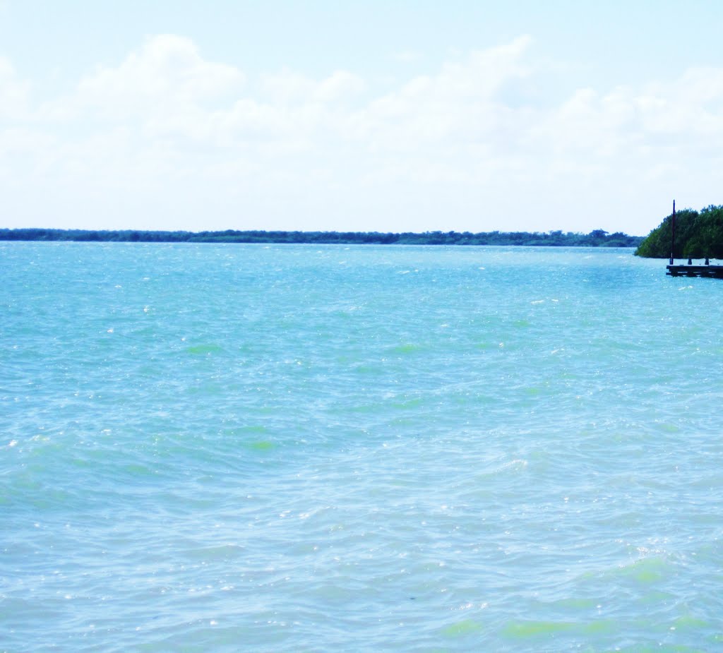 Bahía de Chetumal, Chetumal, Q. Roo. by holachetumal