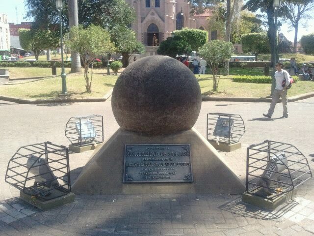 Parque de la Merced, San José by Tundrablu