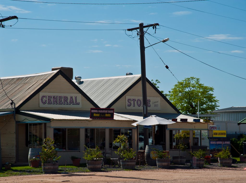 Hebel General Store, Sept 2010 by geowiz