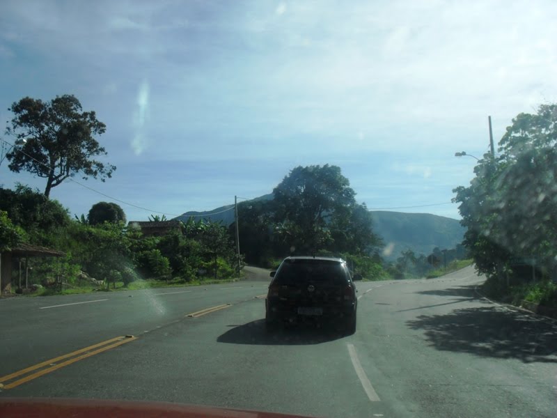 Chegada a Itatiaia vindo de Ouro Branco pela estrada que vai até Ouro Preto by souexcel souexcel