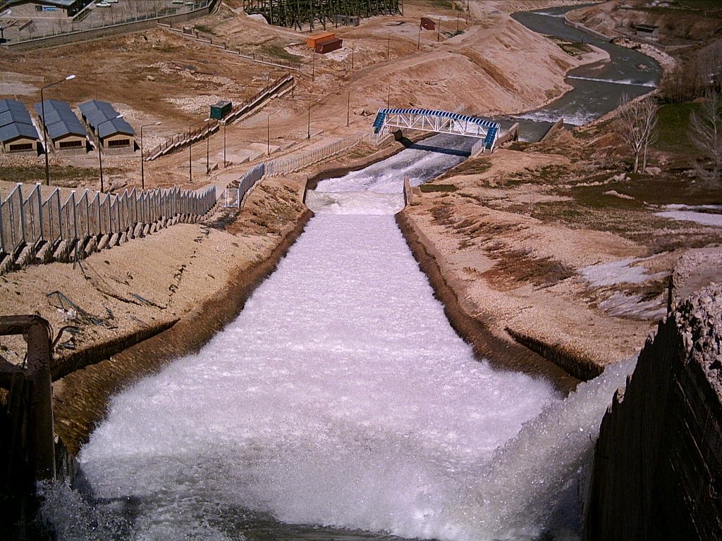 Koohrang's Tunnel and Waterfall ـونل و آبشار کوه‌رنگ by Meisam Fathi Salmi