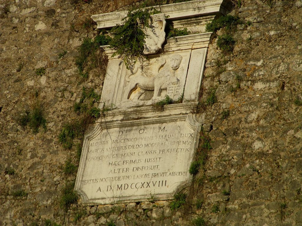 Sculpture sur les remparts de la nouvelle forteresse by France-42