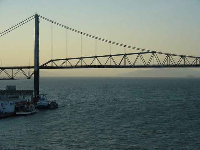 Ponte Hercílio Luz vista da Rodoviária, Floripa/SC by Klauss Tomich