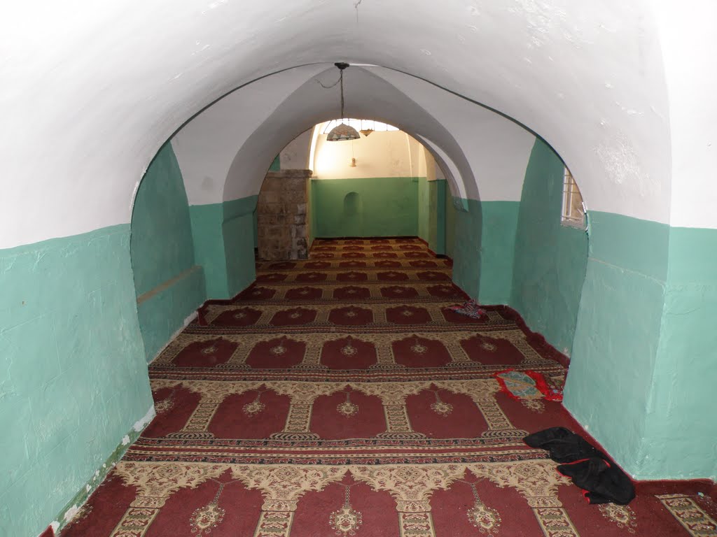 Interior of the mosque / Interiér mešity by DM brothers