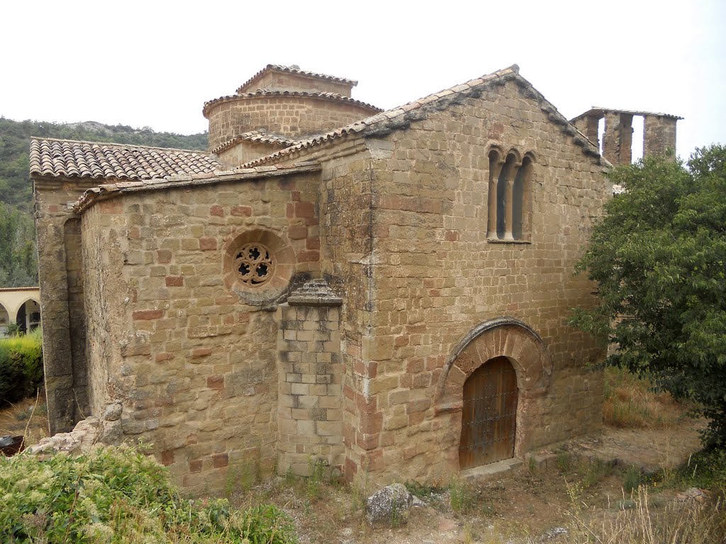 Castellfollit de Riubregós: església prioral de Santa Maria by Pedro Salcedo i Vaz