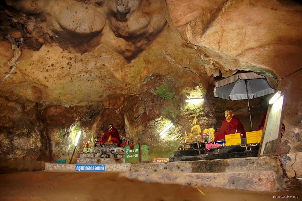 Thailand Chiang Dao Cave by Paparazzi Stas