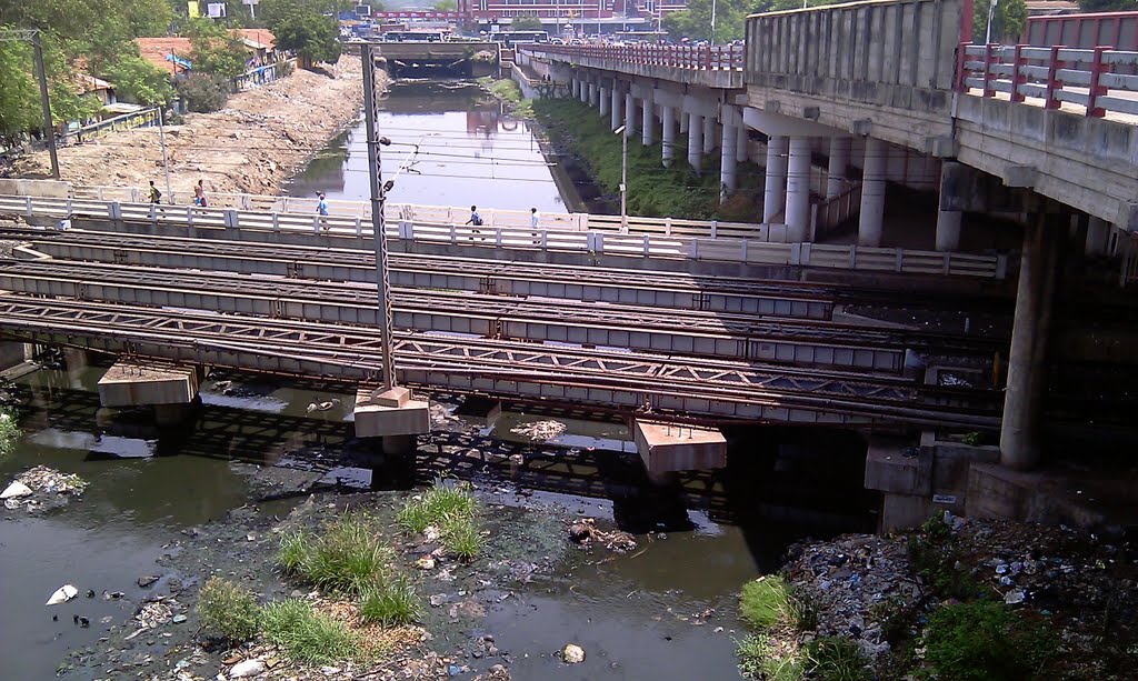 Park Town, Chennai, Tamil Nadu, India by Walter Wu