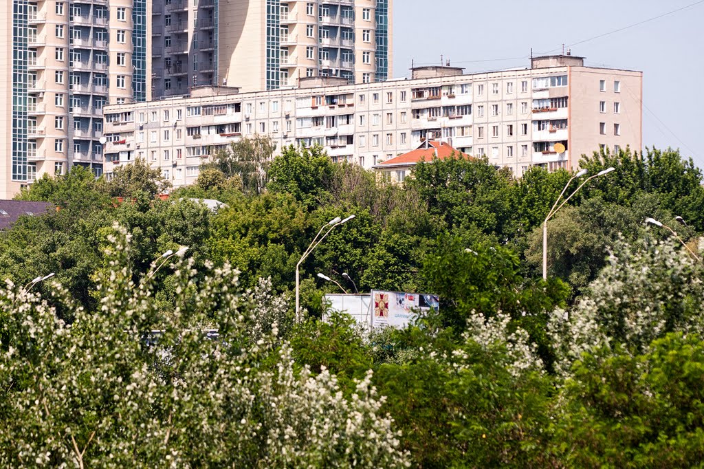 Pechers'kyi district, Kiev, Ukraine by Dima Korol