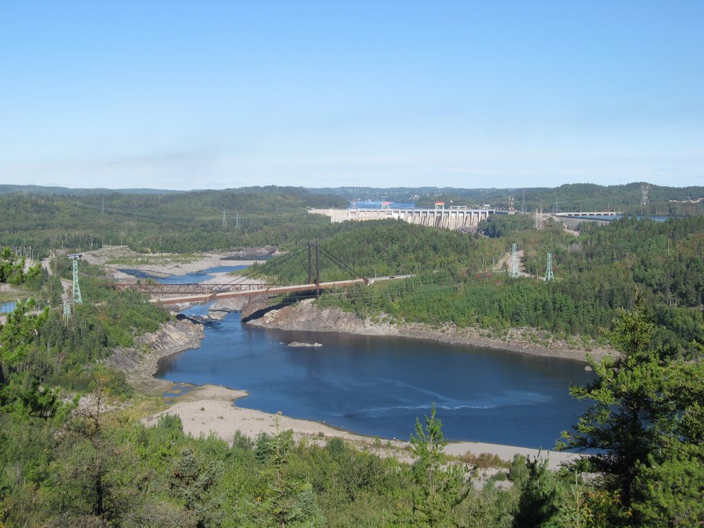 Centrale de Chute-à-Caron et pont de Kénogami by Bog