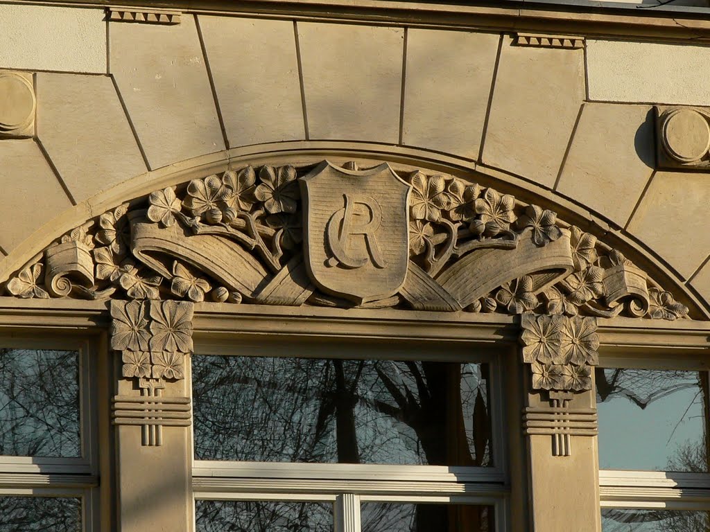 Chemnitz - Das Kaßberg-Palais mit vielen schönen Ornamenten und Verzierungen (Detailansicht) by Thomas Eichler