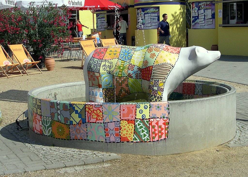 Floral Berlin Bear by Mimmo Feminò