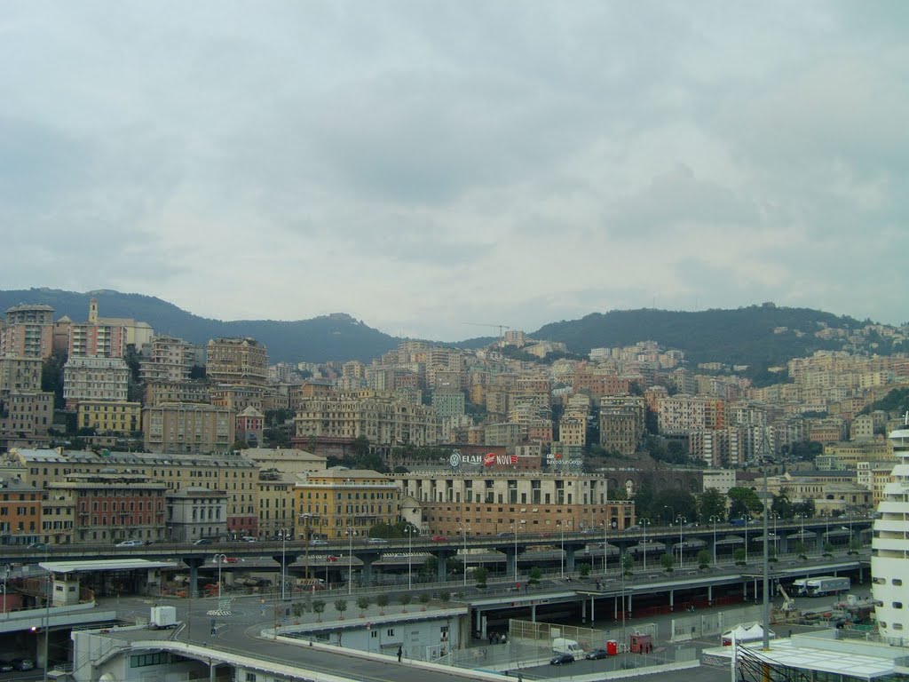 Vue de Gênes depuis le port by France-42