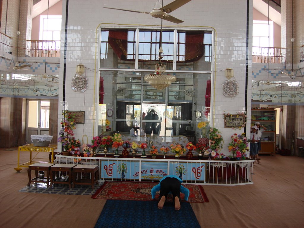 Inside Mudki Gurdwara by amarpal sidhu