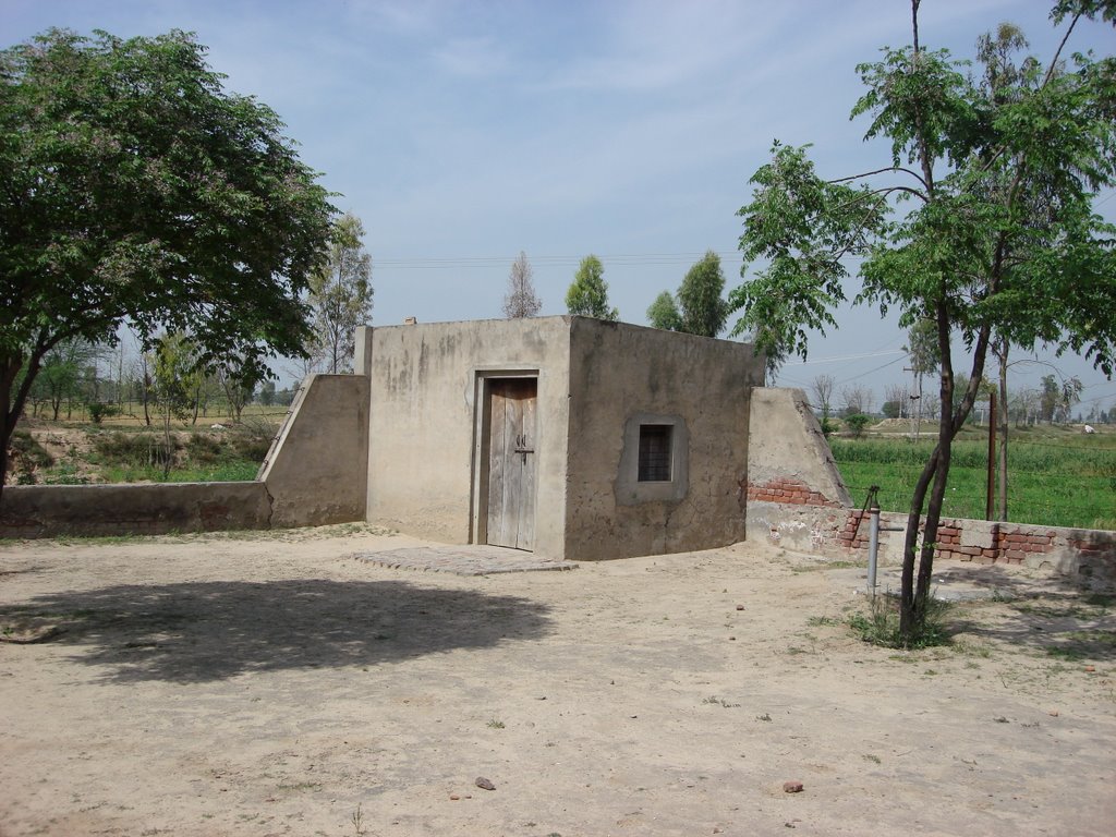 Caretakers hut at Mudki monument by amarpal sidhu