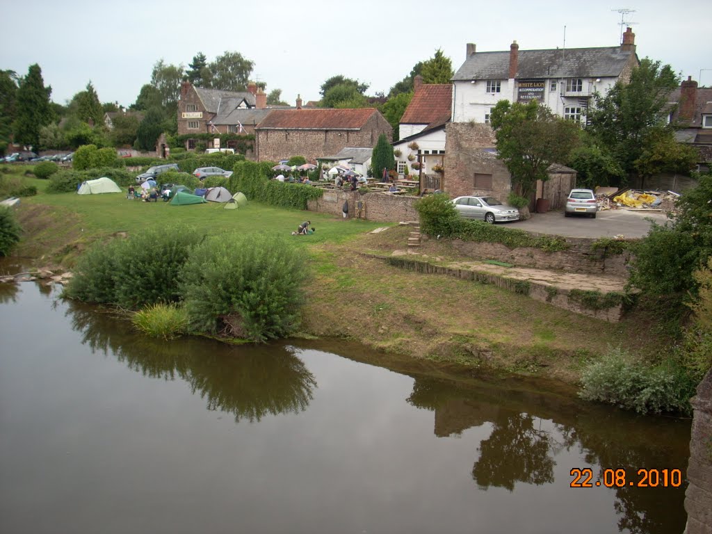 Wilton (Ross-on-Wye): The White Lion & River Wye - 22 AUG 2010 by Kent Hoffman