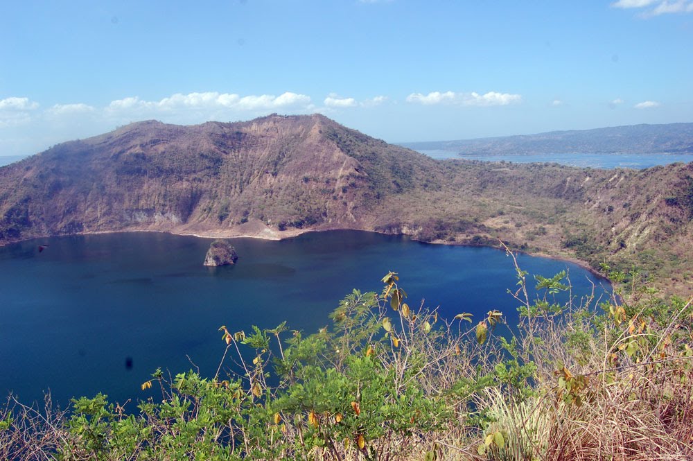 Taal Volcano lake by Mark Vickers