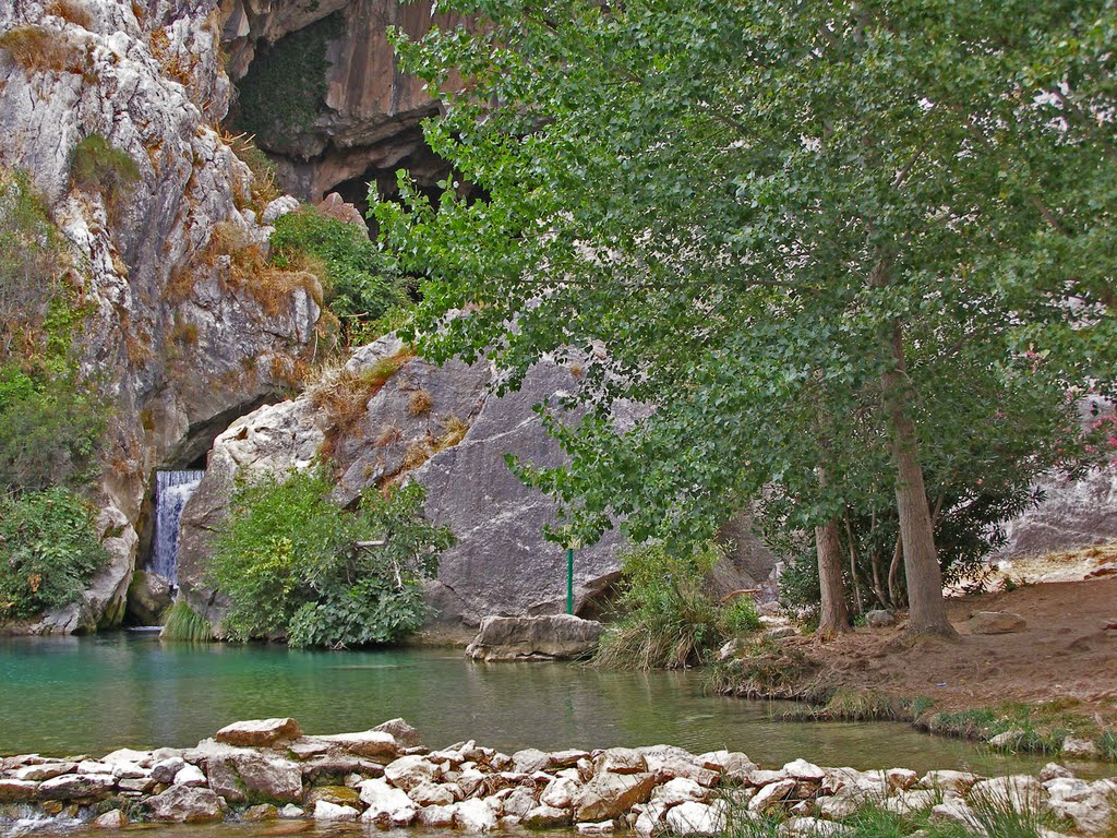 Cueva del Gato, presa by leivamo