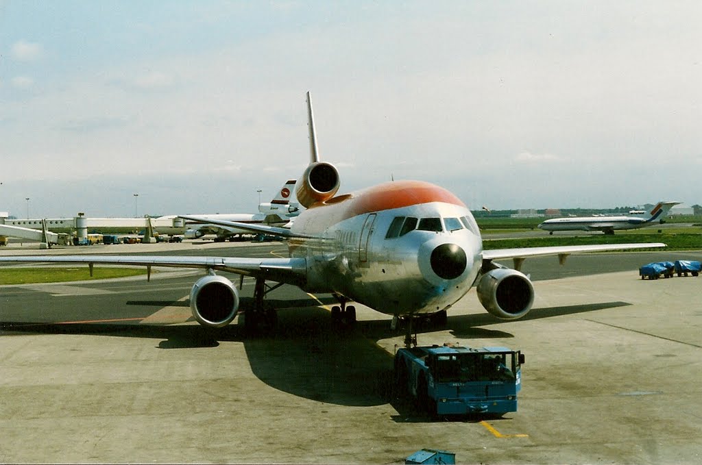 DC1O Canadian Pacific at Schiphol Airport Amsterdam 1995 by mel54