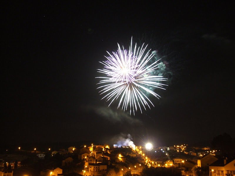 Fogo de artificio by Zé Pékénio