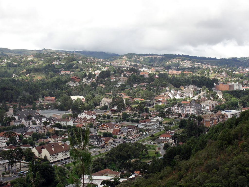 Campos do Jordão, vista do Morro do Elefante by Miriam Thomé