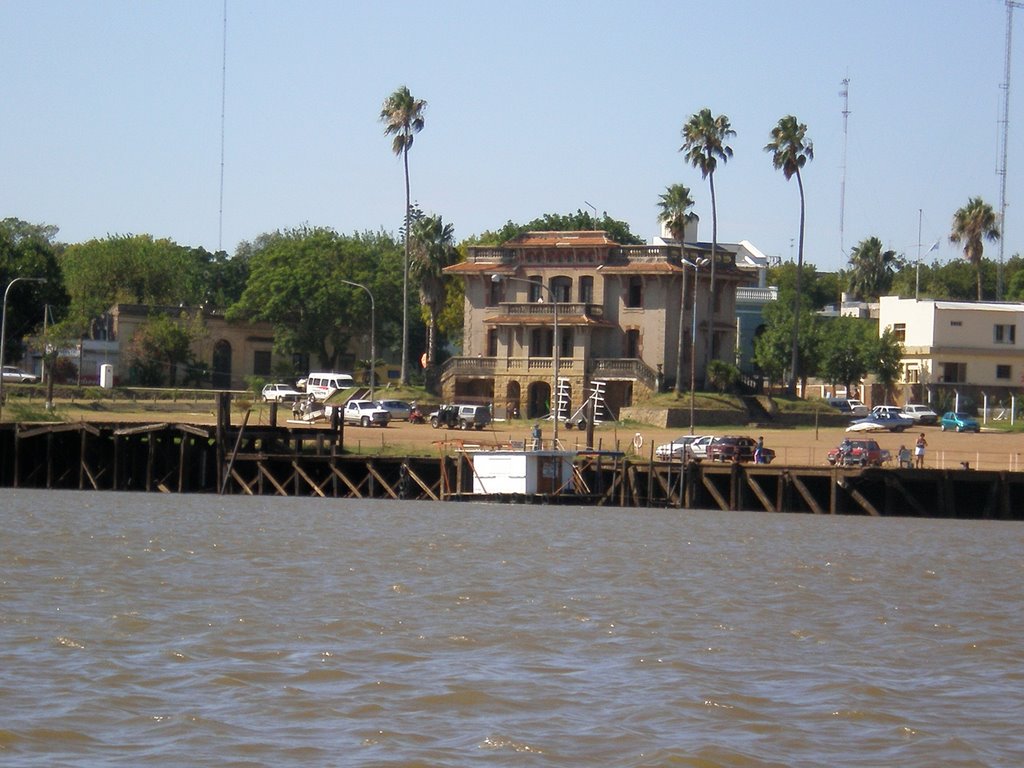 Palacio de turismo, Colon, (ER), Argentina by pakito_sakude