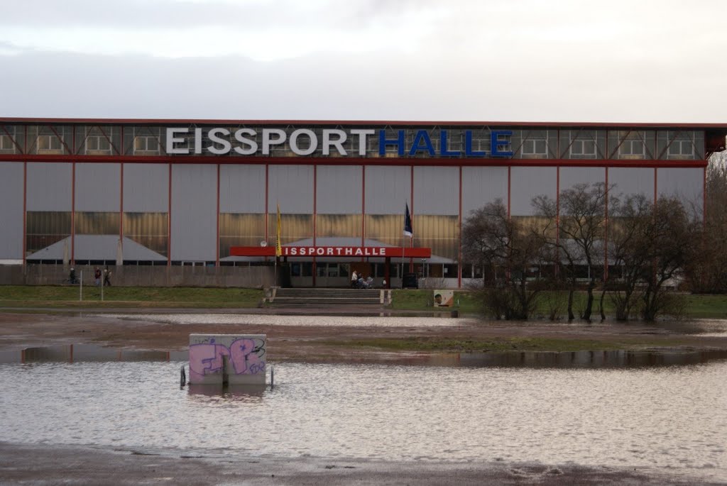 Eissporthalle, Halle (Saale) by Altmeister