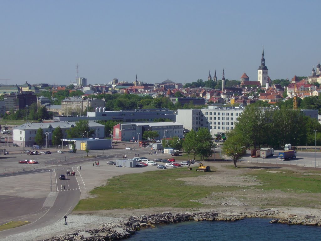 Tallinn, vom Hafen aus gesehen by nwalker