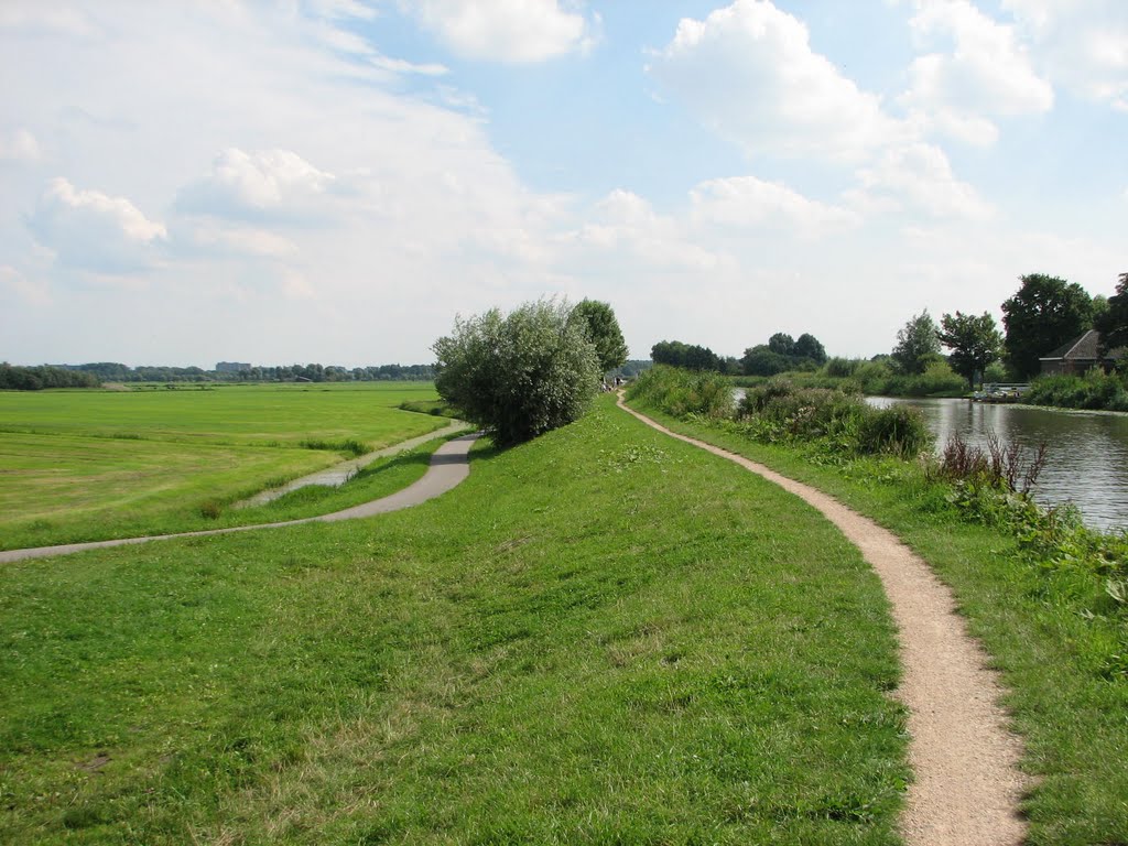 Jaagpad langs Vlaardingervaart en zicht op polder tussen Schipluiden en Vlaardingen by Piet Guijt