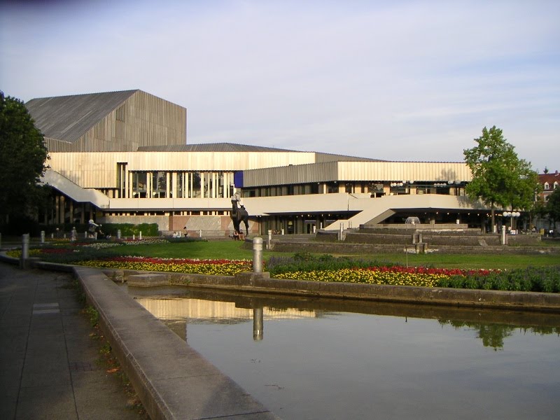 Staatstheater by Portal