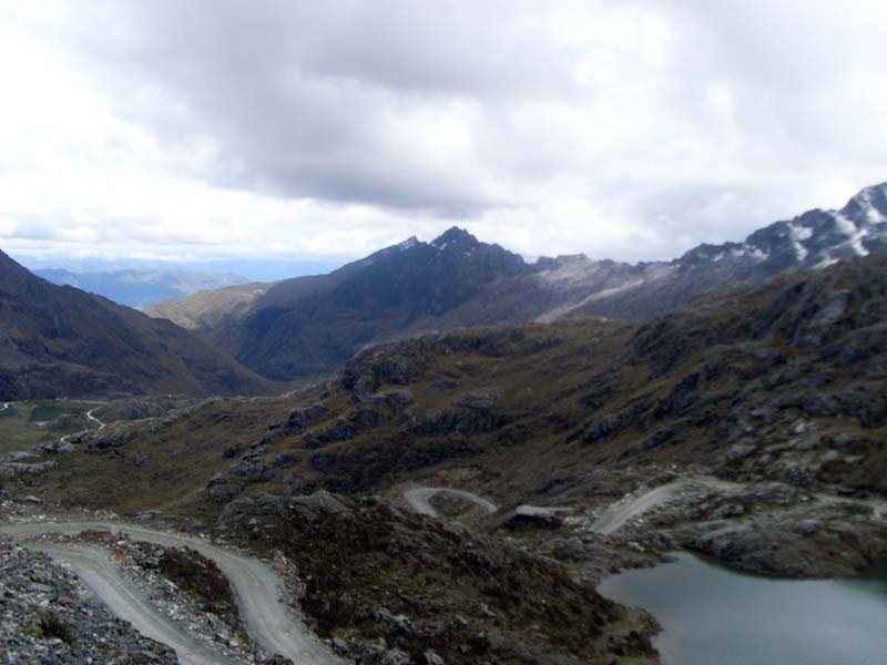 Laguna en Abra de Portachuelo by Carlos Caballero