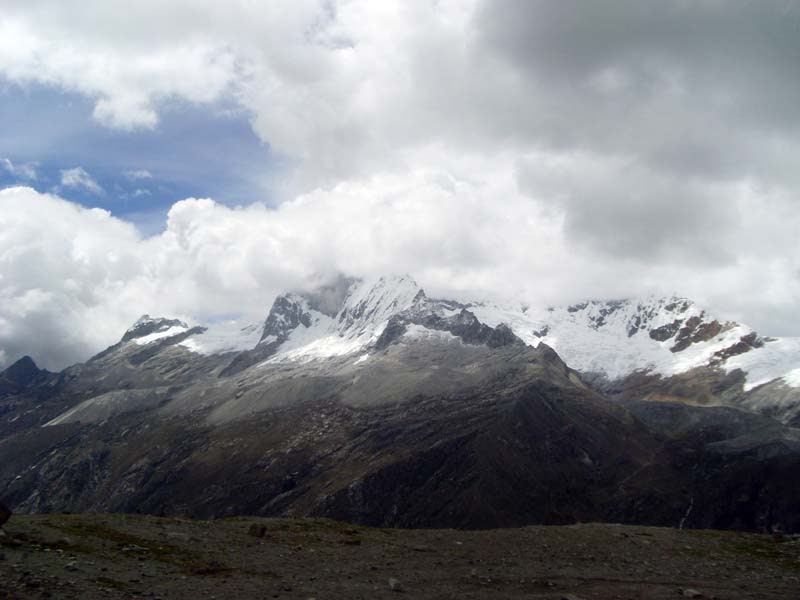 Nevado Huandoy desde Abra Portachuelo by Carlos Caballero