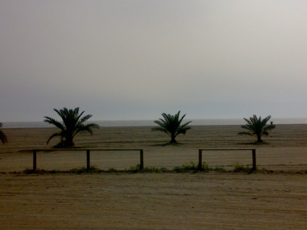 Paseo de la Playa, 13H, 18613 Motril, Granada, Spain by velciovadi