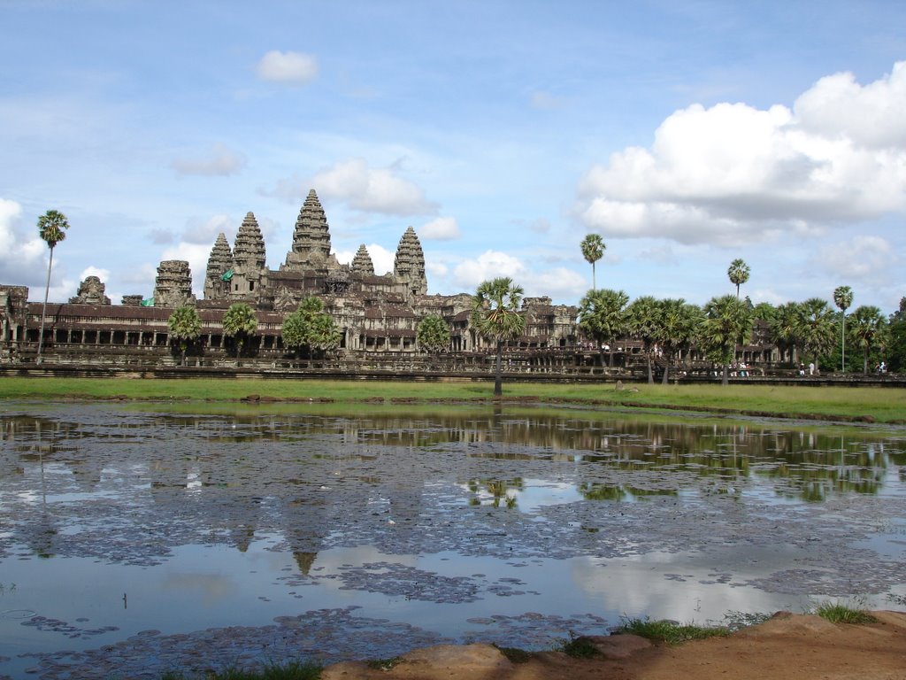 Angkor Wat over the pond. by James Hays