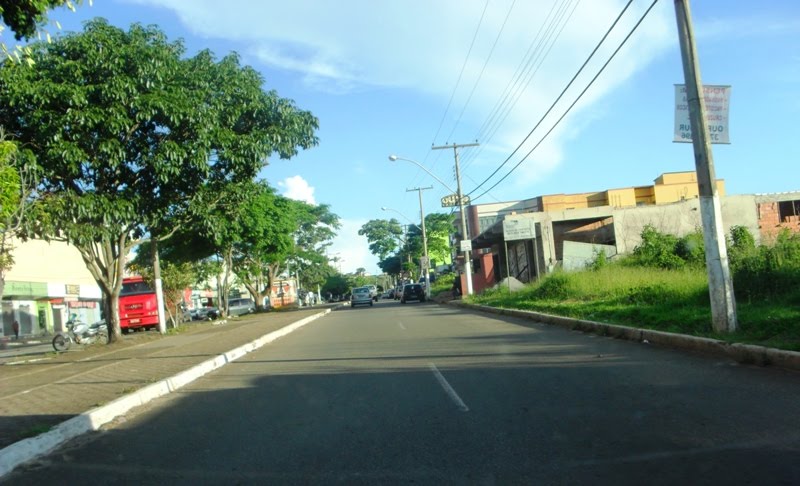 Avenida Mariza de Souza Mendes próximo ao bairro Pioneiros em Ouro Branco by souexcel souexcel